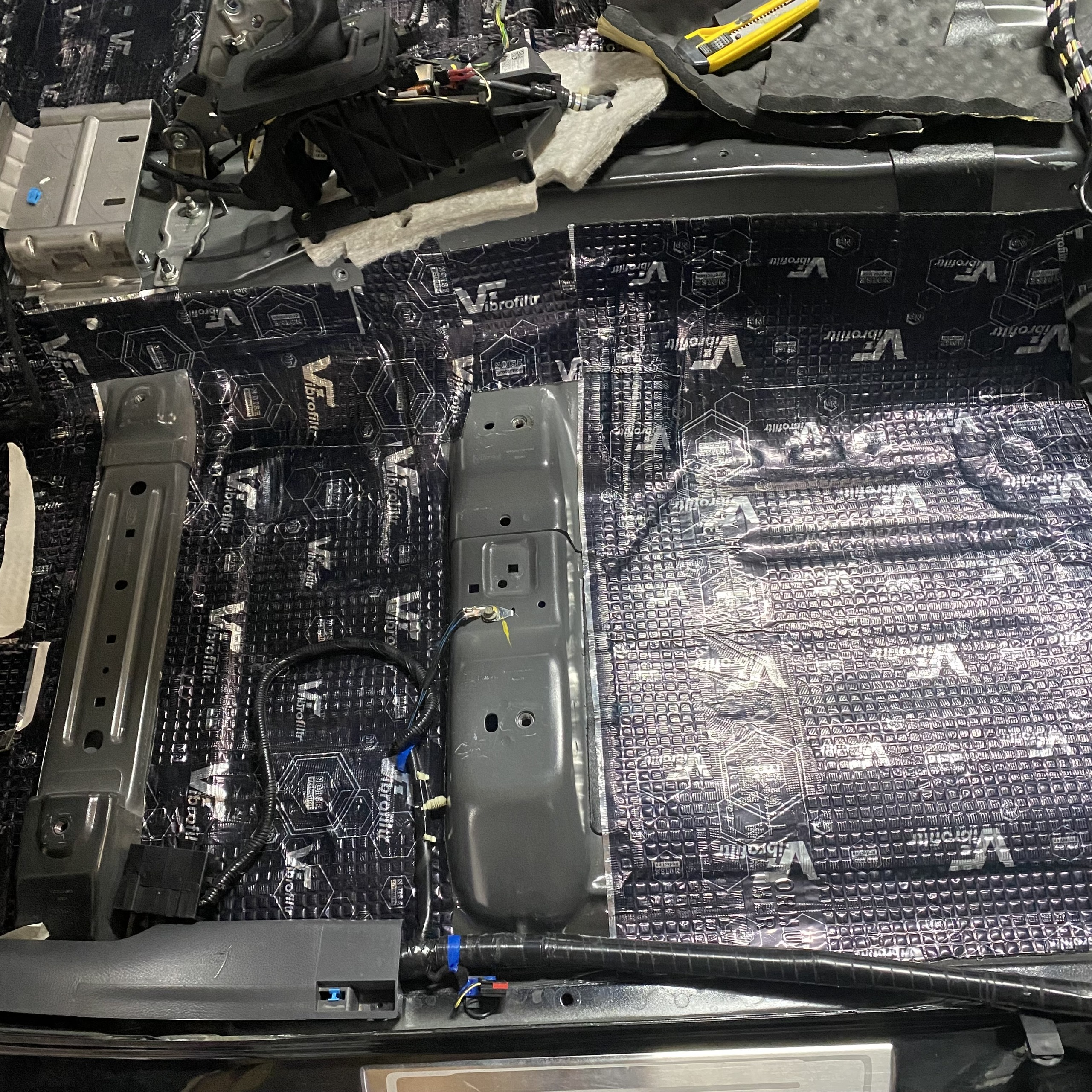 Chống ồn xe Ford Explorer 2017-2023 - Ảnh 2