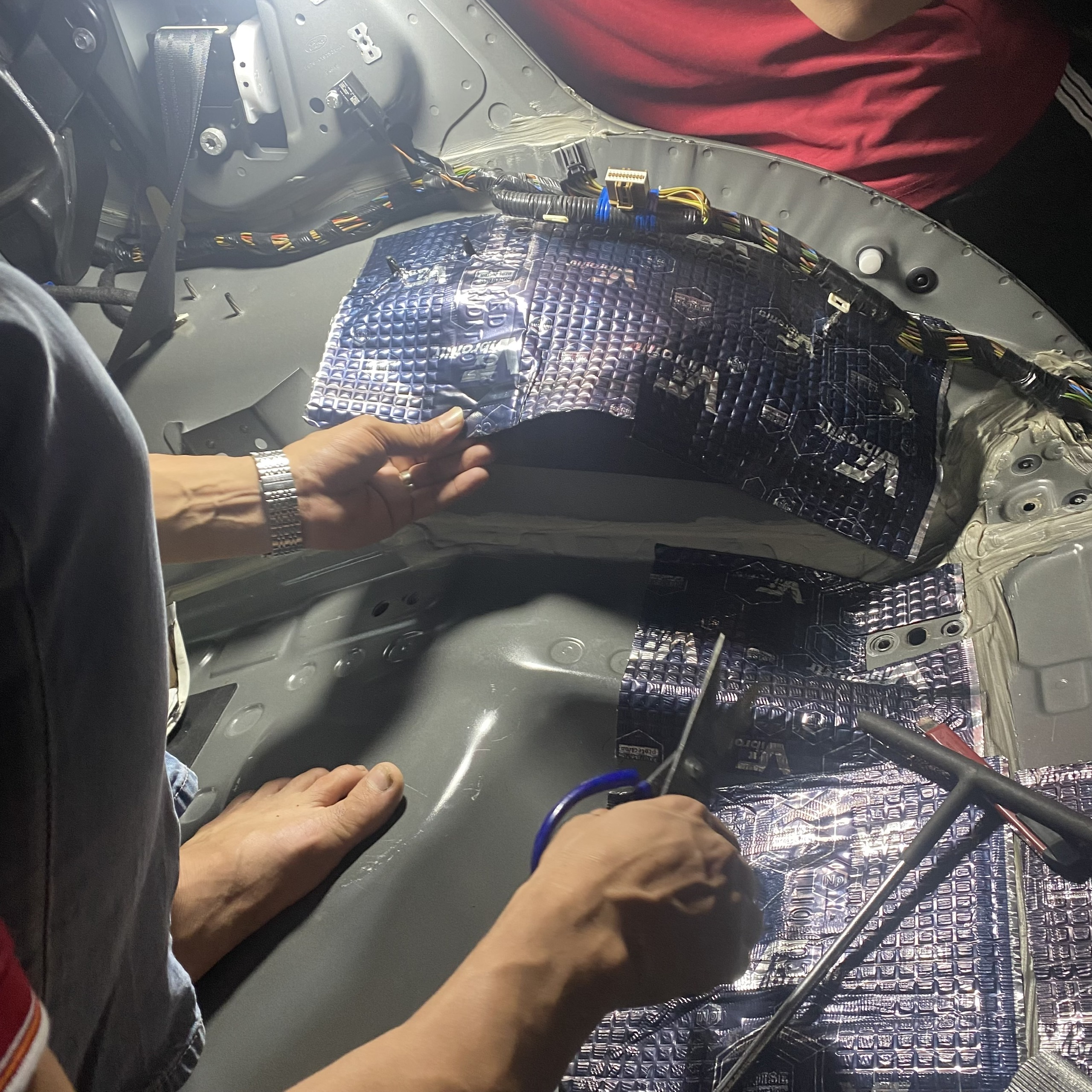 Chống ồn xe Ford Explorer 2017-2023 - Ảnh 4