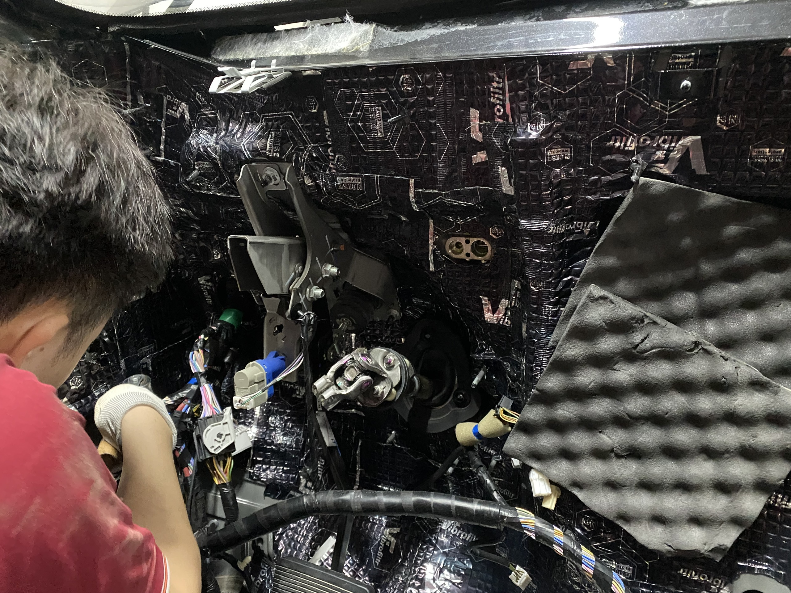 Chống ồn xe Ford Explorer 2017-2023 - Ảnh 5