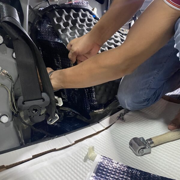 Alternative view of Chống ồn hốc lốp bên trong xe phần lồi Ford Everest