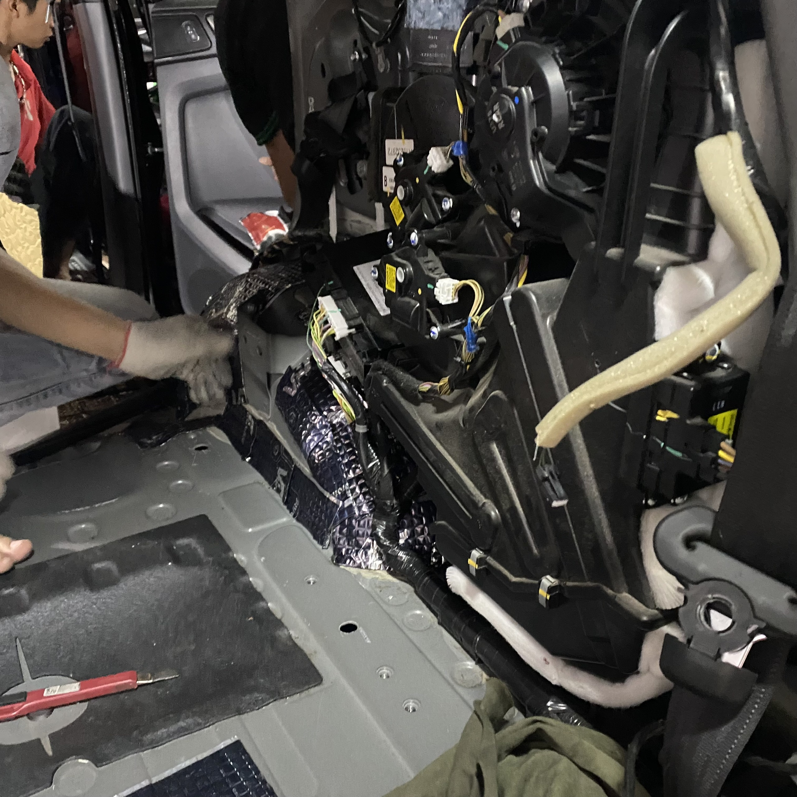 Chống ồn xe Ford Explorer 2017-2023 - Ảnh 7