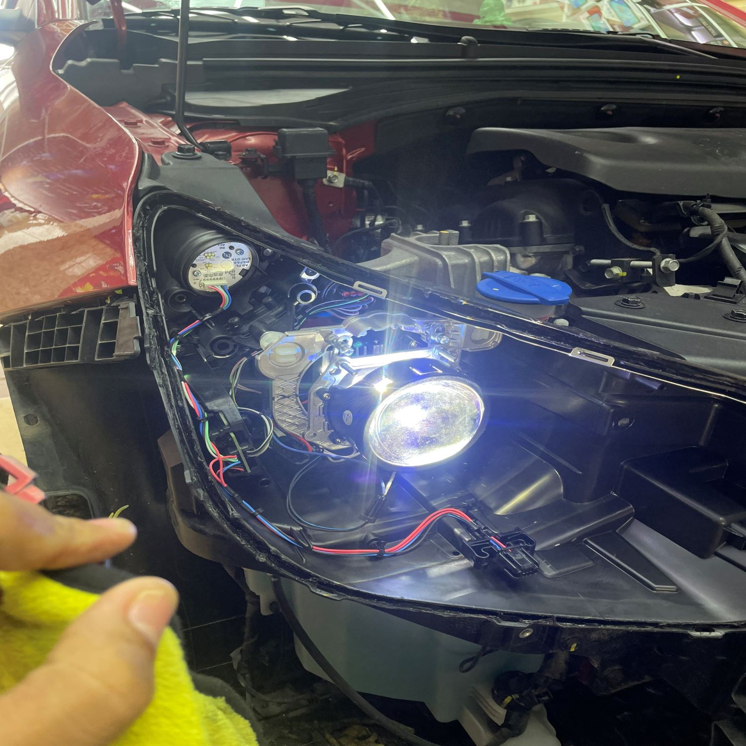 Độ đèn tăng sáng xe Hyundai Elantra - Ảnh 2