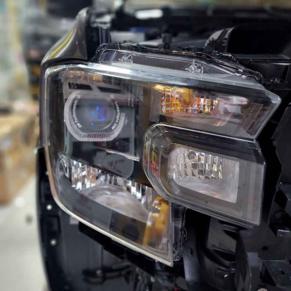 Độ đèn tăng sáng xe Ford Ranger XLS 2022+