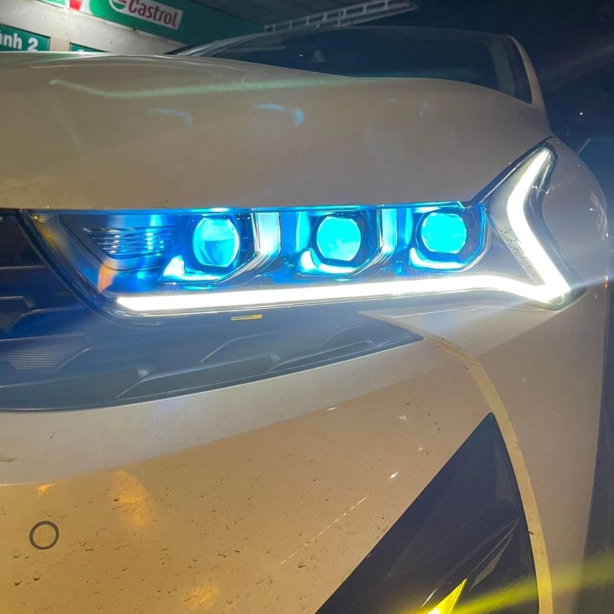 Độ đèn tăng sáng xe Kia K5 - Ảnh 3