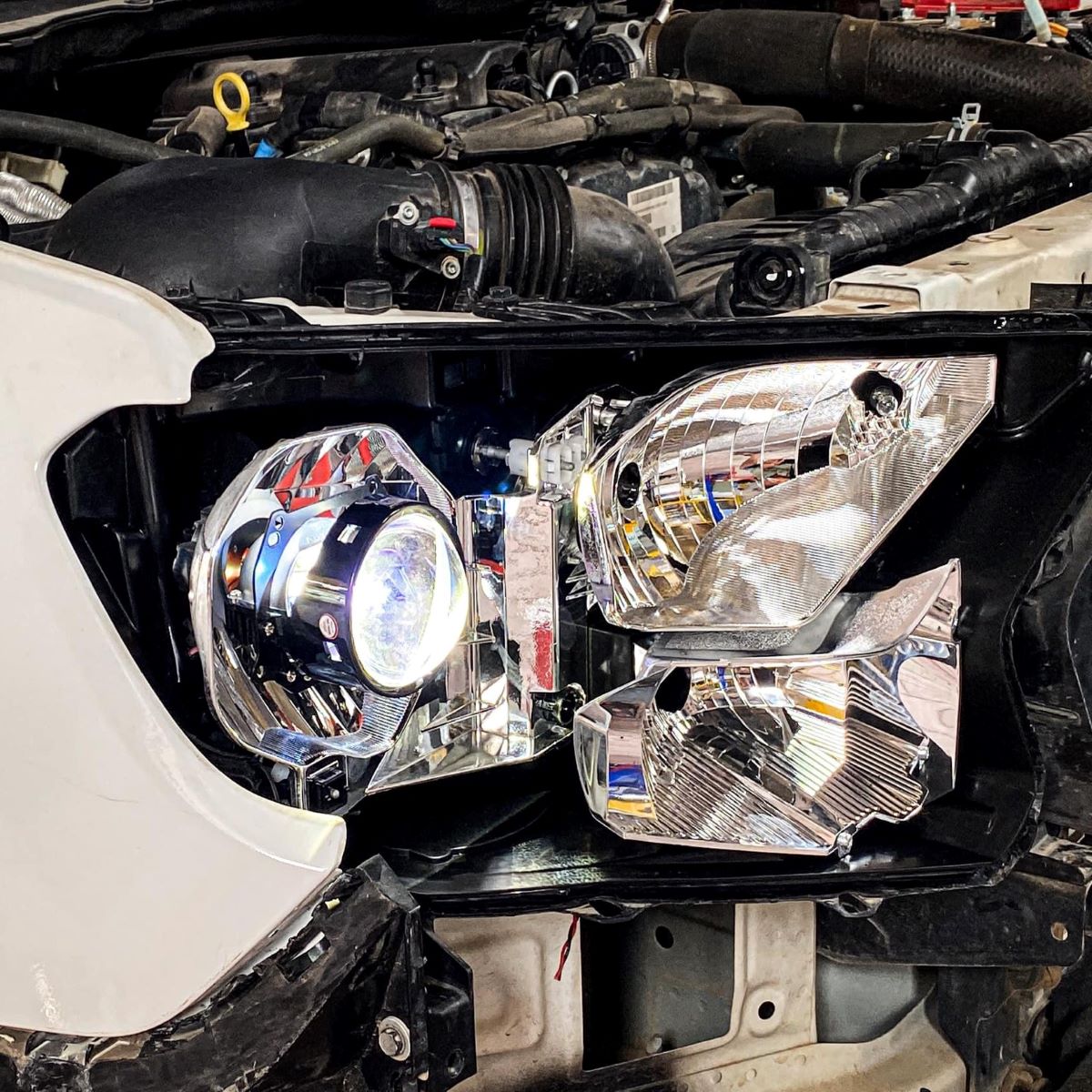 Độ đèn tăng sáng xe Ford Wildtrak - Ảnh 2