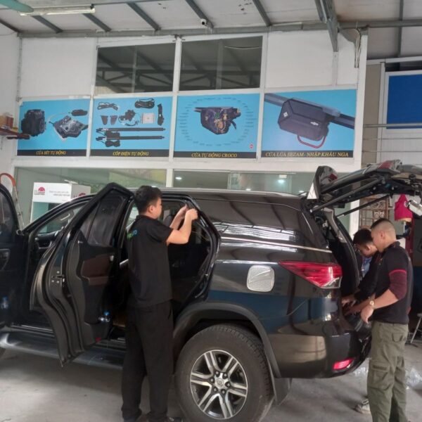 Alternative view of Cốp Điện Tự Động Cho Xe Nissan Terra