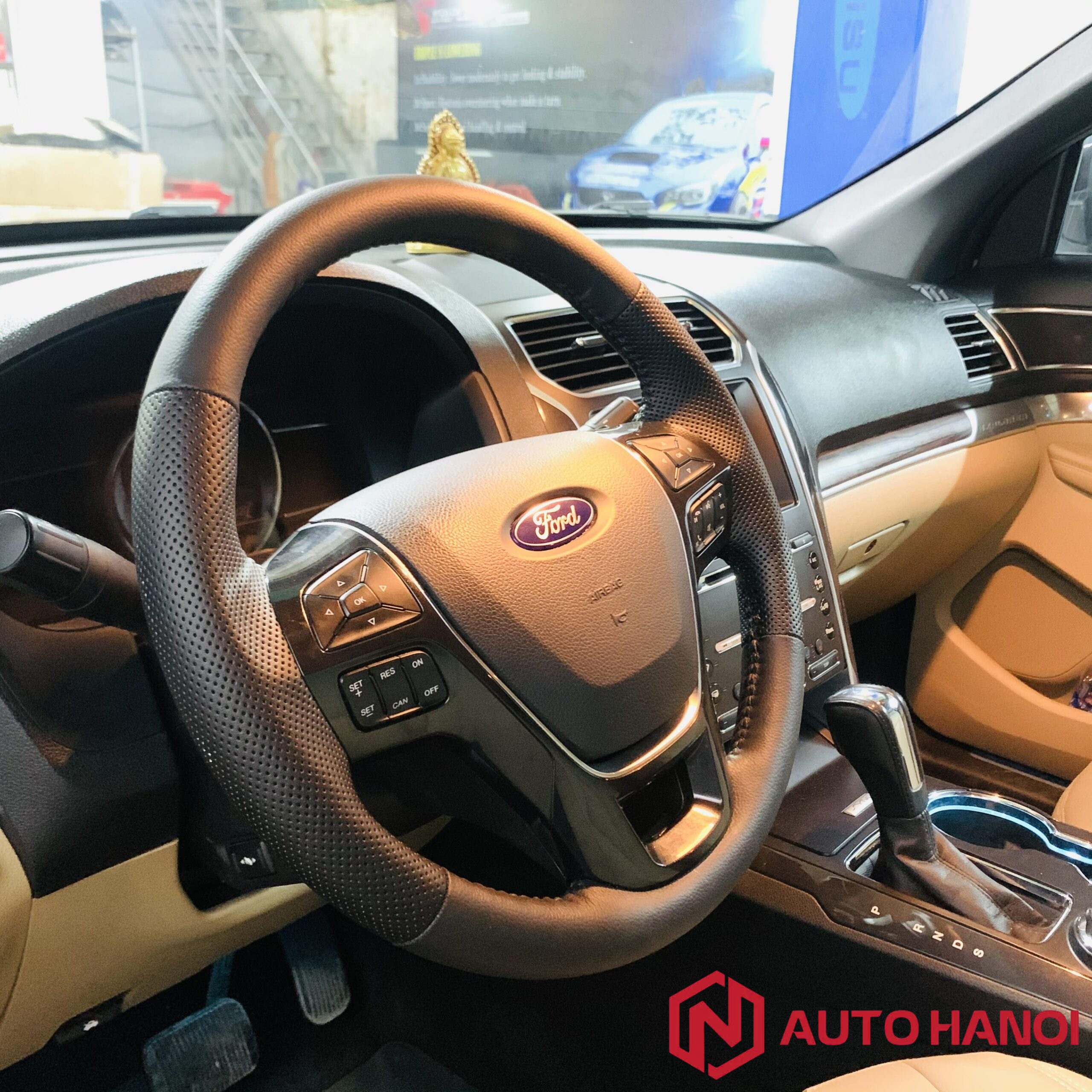 Bọc da vô lăng xe Ford Explorer chất liệu da bò bền đẹp