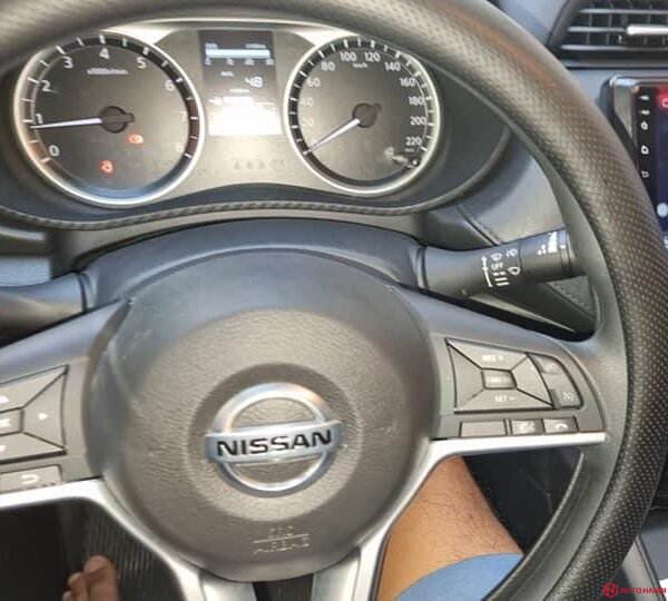 Khiển vô lăng và Cruiser Controll cho Almera