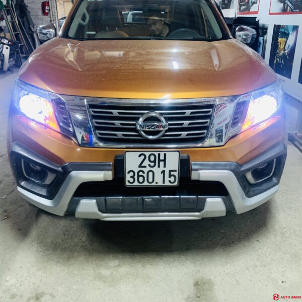 Độ đèn bi led Aozoom cho Navara El 2015+