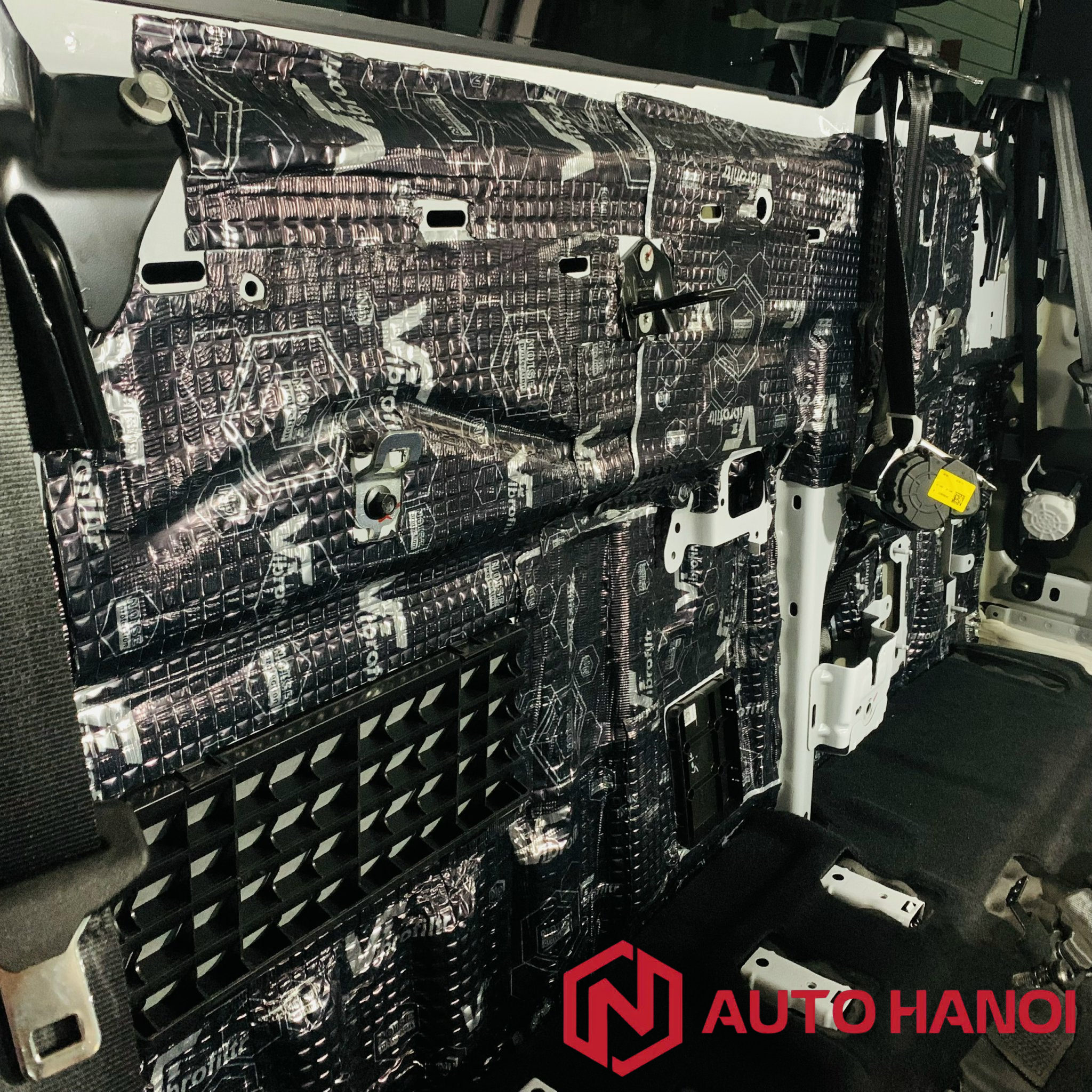 Chống ồn lưng sau bán tải - Ảnh 2