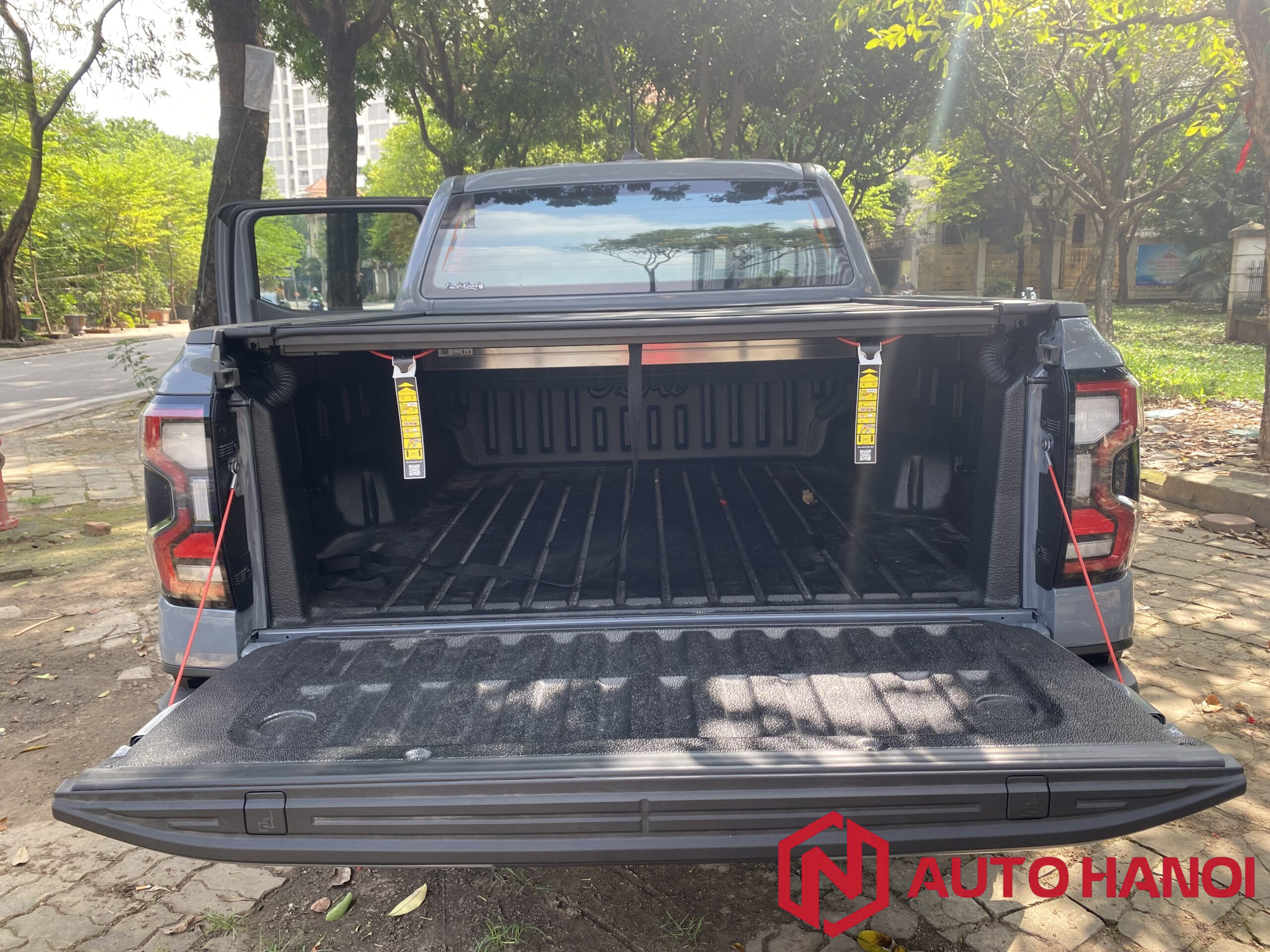 Nắp thùng cuộn MoutainTop Úc xe Raptor, Ranger 2023 - Ảnh 3