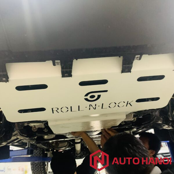 Alternative view of Giáp gầm bảo vệ động cơ xe Nissan Navara 2015-2023