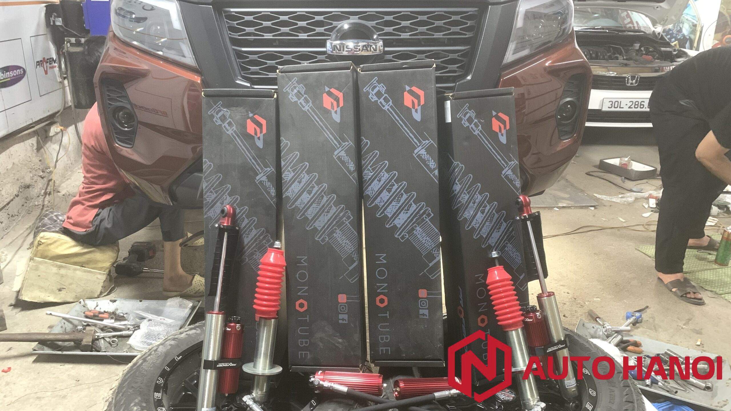 Giảm xóc xe Nissan Navara 2021-2024 mã Profender