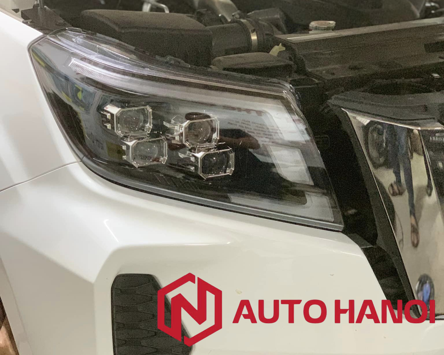 Thuê đèn pha xe Nissan Navara đăng kiểm - Ảnh 2