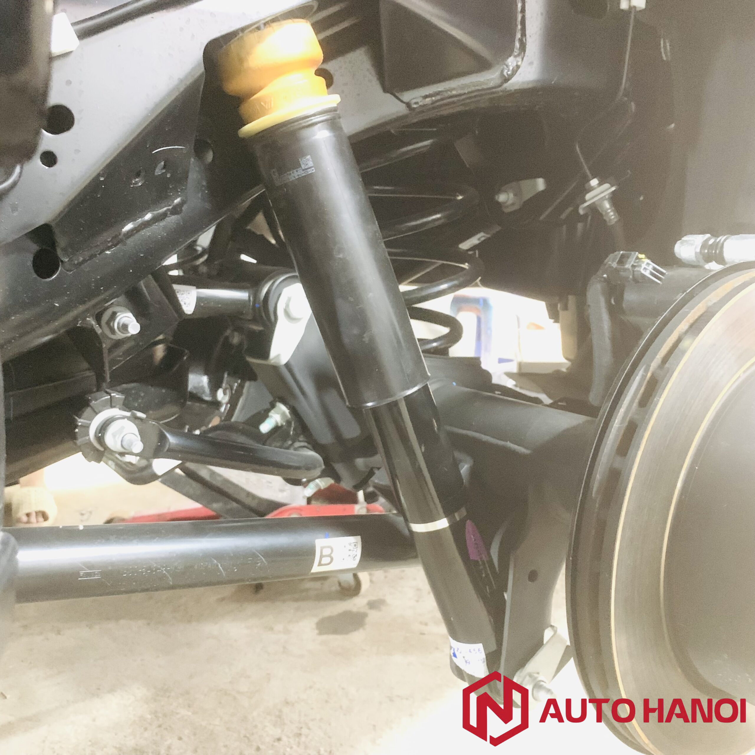 Giảm xóc xe Ford Everest 2024 với nhãn hiệu Dobinson IMS - Ảnh 4