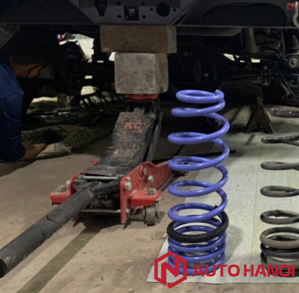 Alternative view of Nâng gầm tăng tải xe Nissan Navara với lò xo Triple S