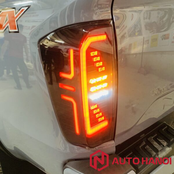 Đèn hậu xe Nissan Navara kiểu độ mẫu mới nhất hiện nay