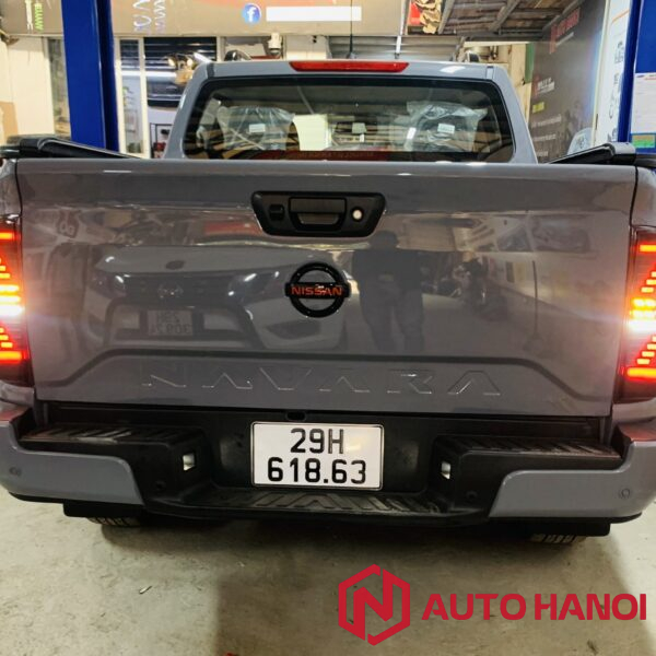 Alternative view of Đèn hậu xe Nissan Navara kiểu độ mẫu mới nhất hiện nay