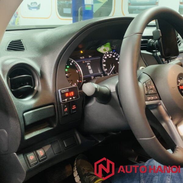 Chip cảm biến chân ga xe Nissan Navara