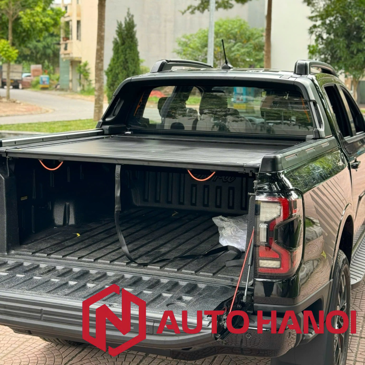 Nắp thùng cuộn cơ Stormtrak 2024