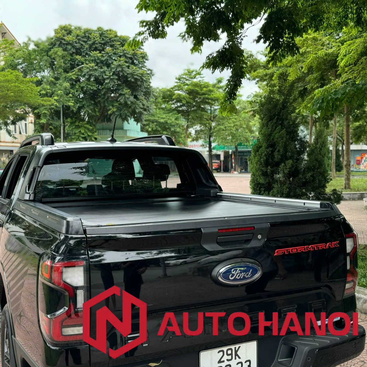 Nắp thùng cuộn cơ xe Ford StormTrak 2024 mới nhất