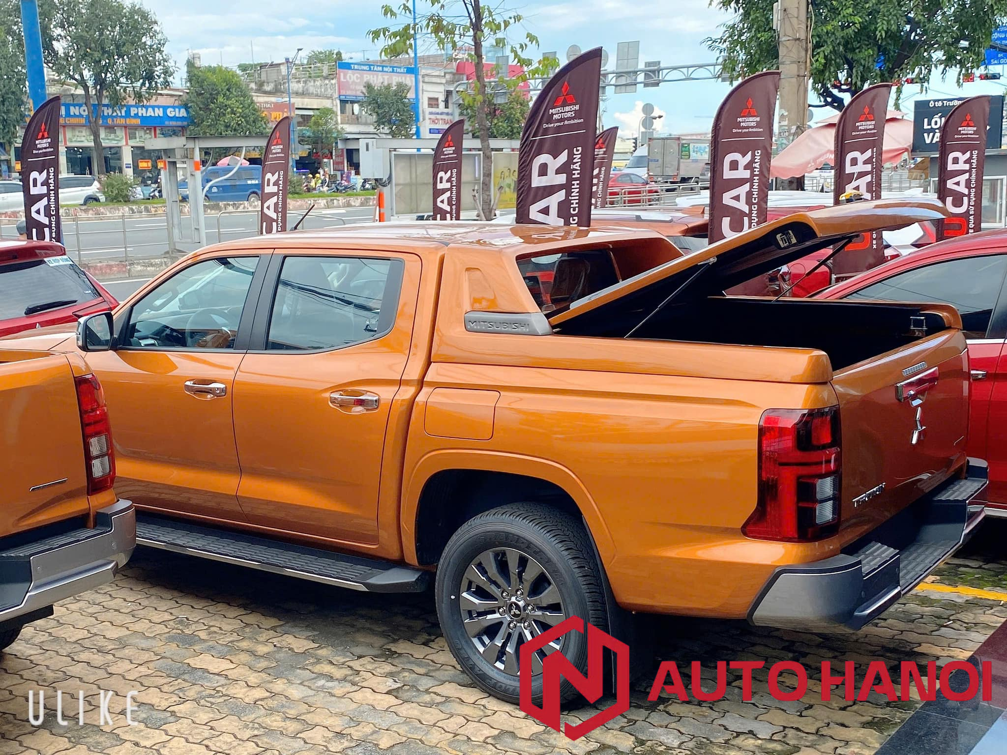 Nắp thùng thấp xe Triton 2024 loại mở 45 độ