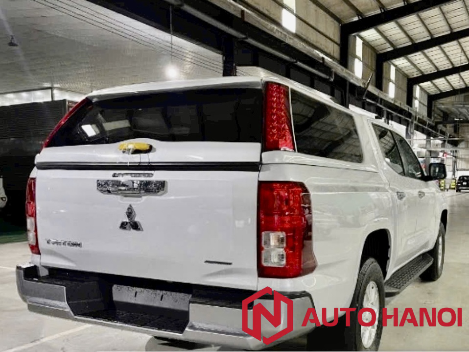 Nắp thùng cao xe Triton 2024 bản Atthelet loại có đèn hậu phía sau