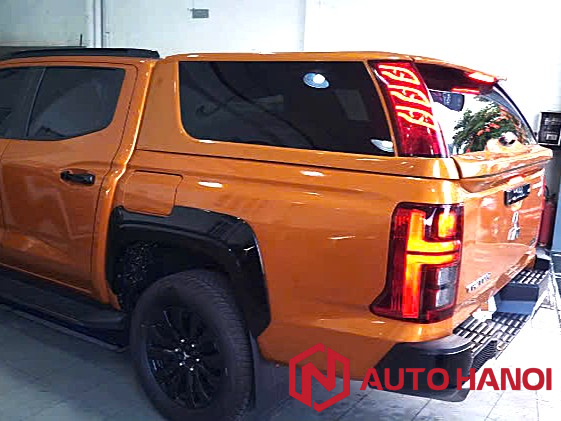 Nắp thùng cao xe Triton 2024 bản Atthelet loại có đèn hậu phía sau