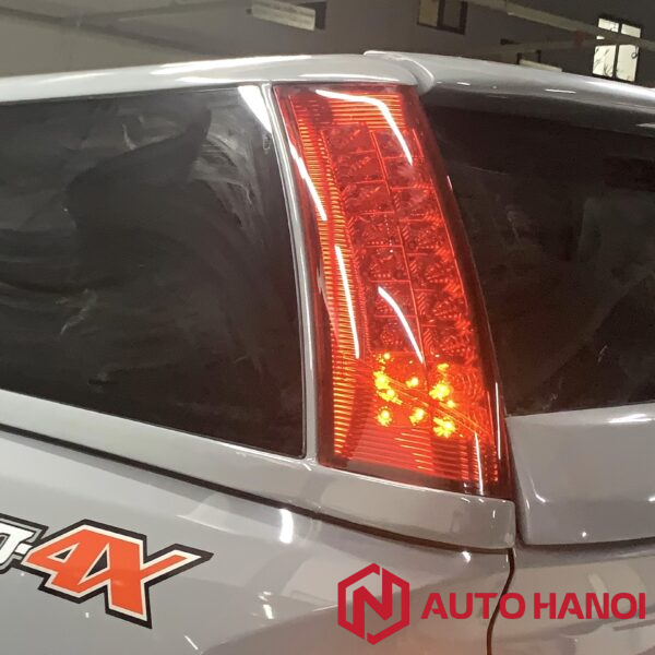 Alternative view of Nắp thùng cao Nissan Navara2024 mẫu có đèn