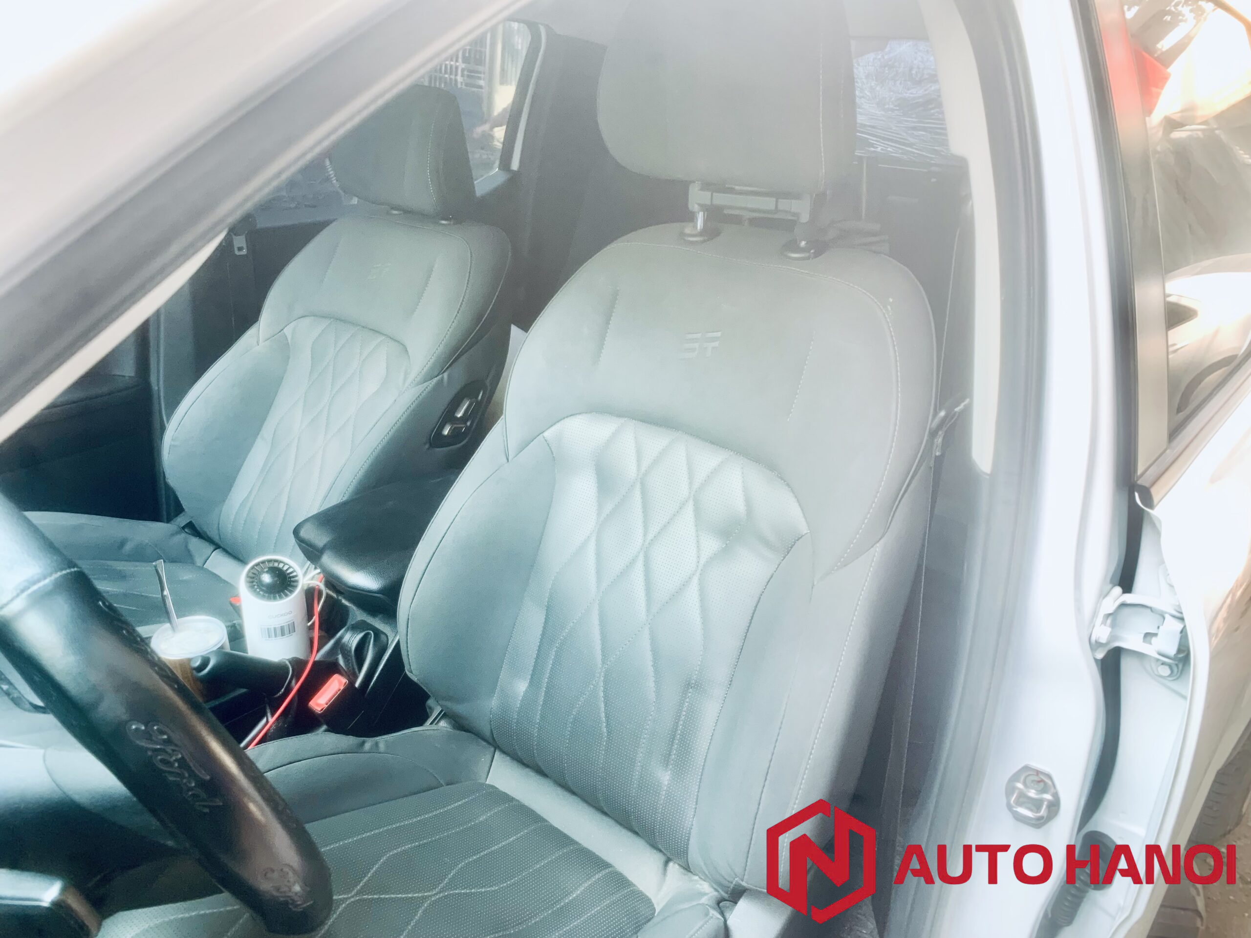 Ghế chỉnh điện xe Ford Ranger XLS XL 2024