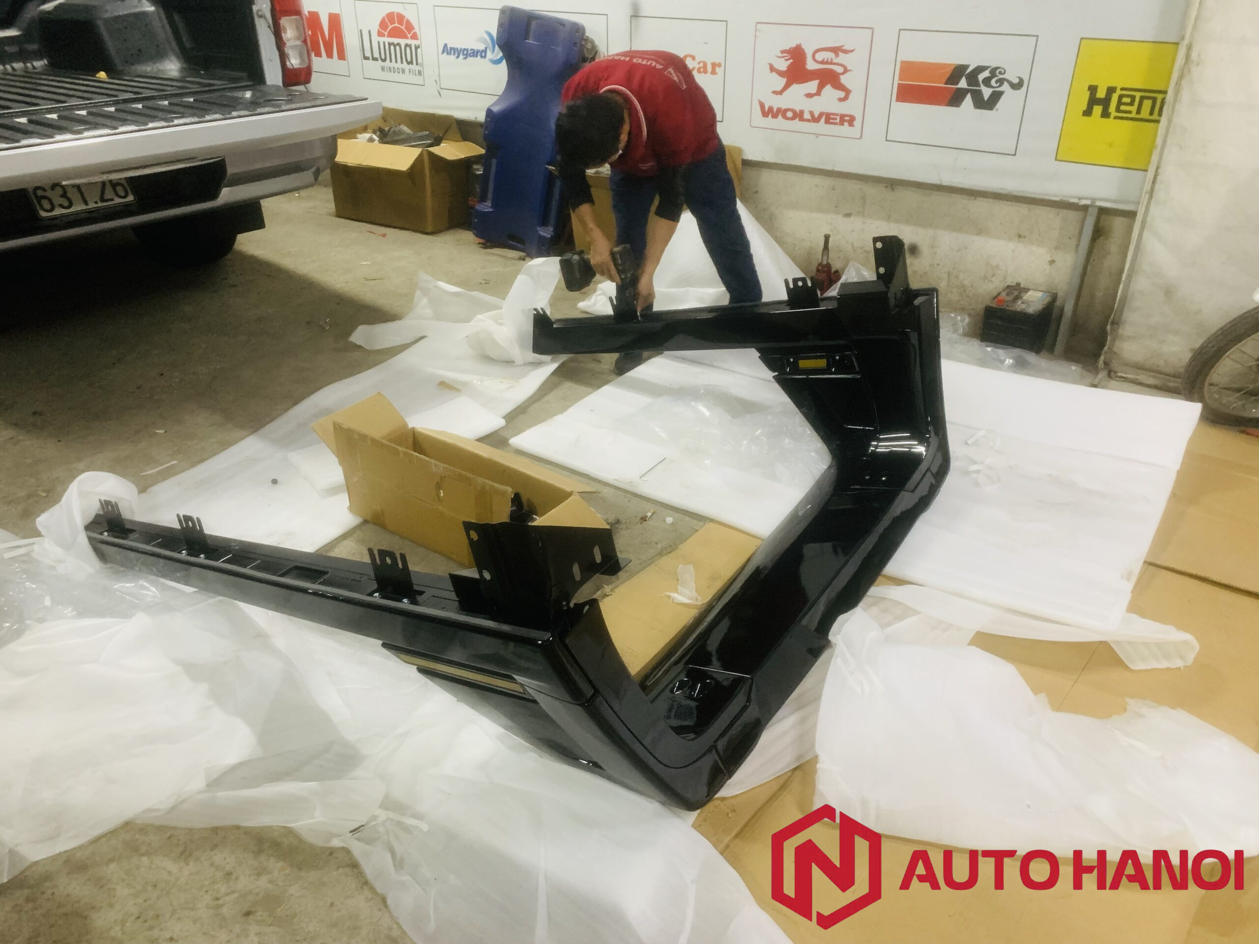 Nắp thùng cuộn xe Triton 2024 mẫu kéo tay - Ảnh 8