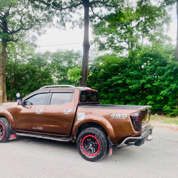 Độ xe bán tải Nissan Navara 2015 – 2021 đơn giản | mẫu 1